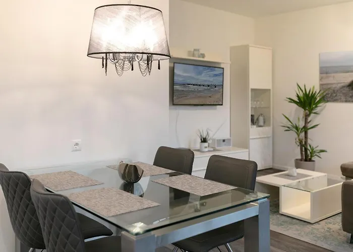 Im Sonnengarten Pinguin Kellenhusen