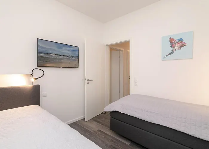 Im Sonnengarten Pinguin Kellenhusen