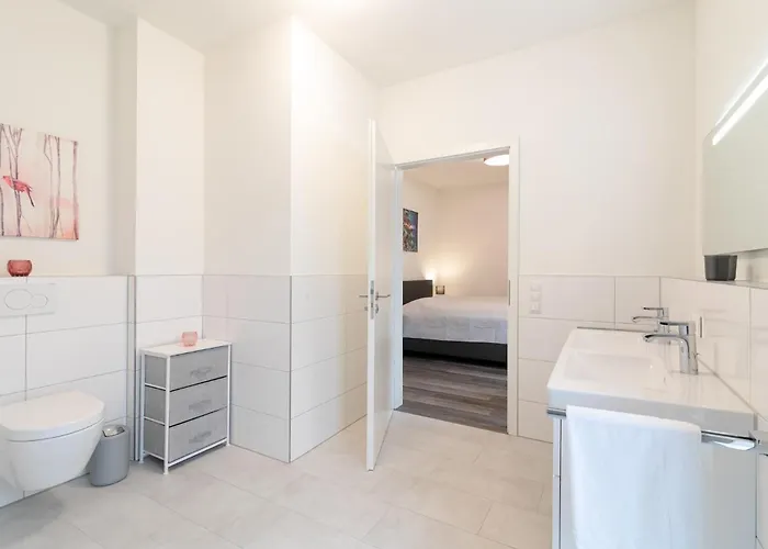 Im Sonnengarten Pinguin Kellenhusen